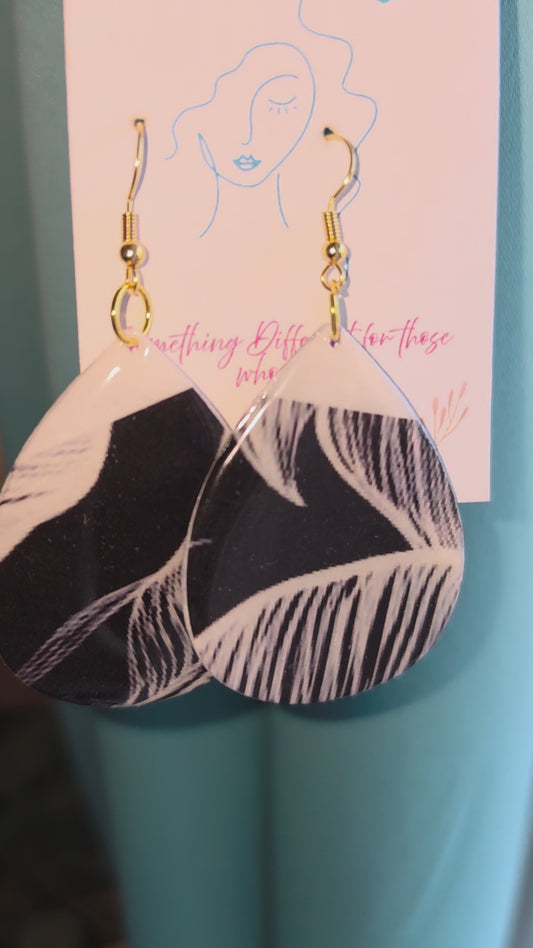Black & White Tear Drop Earring