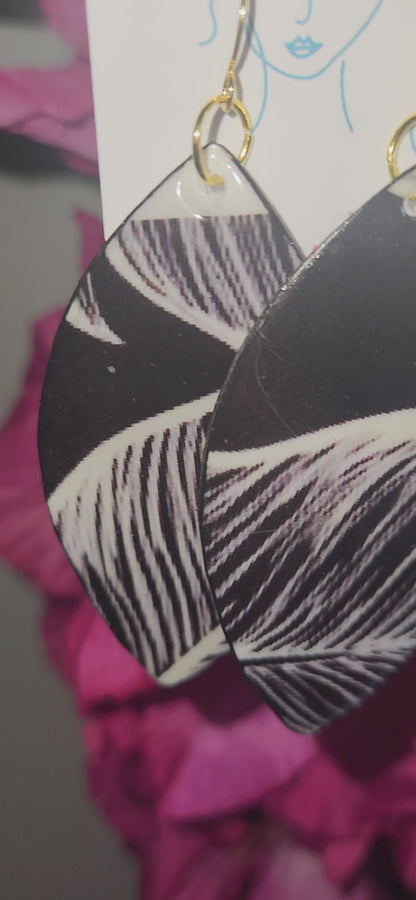 Black and white leaf earring-Large